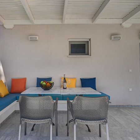 Molos Beachfront Apartments In Diakopto Exteriér fotografie