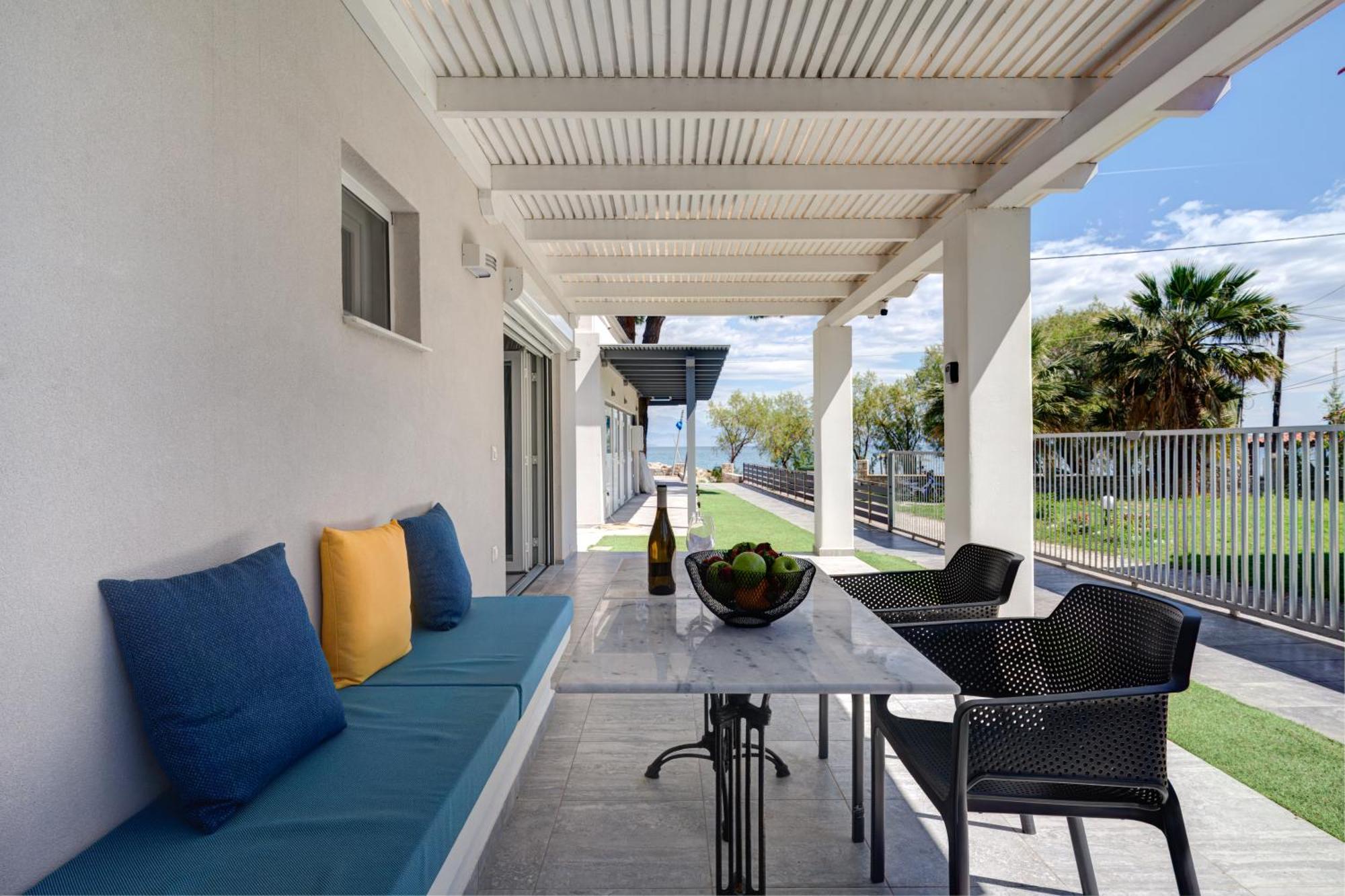 Molos Beachfront Apartments In Diakopto Exteriér fotografie