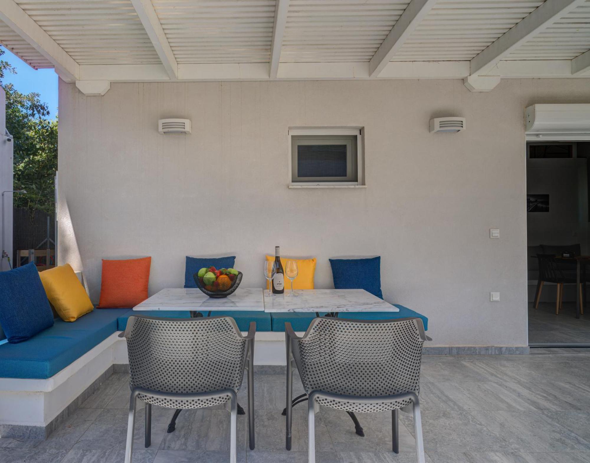 Molos Beachfront Apartments In Diakopto Exteriér fotografie