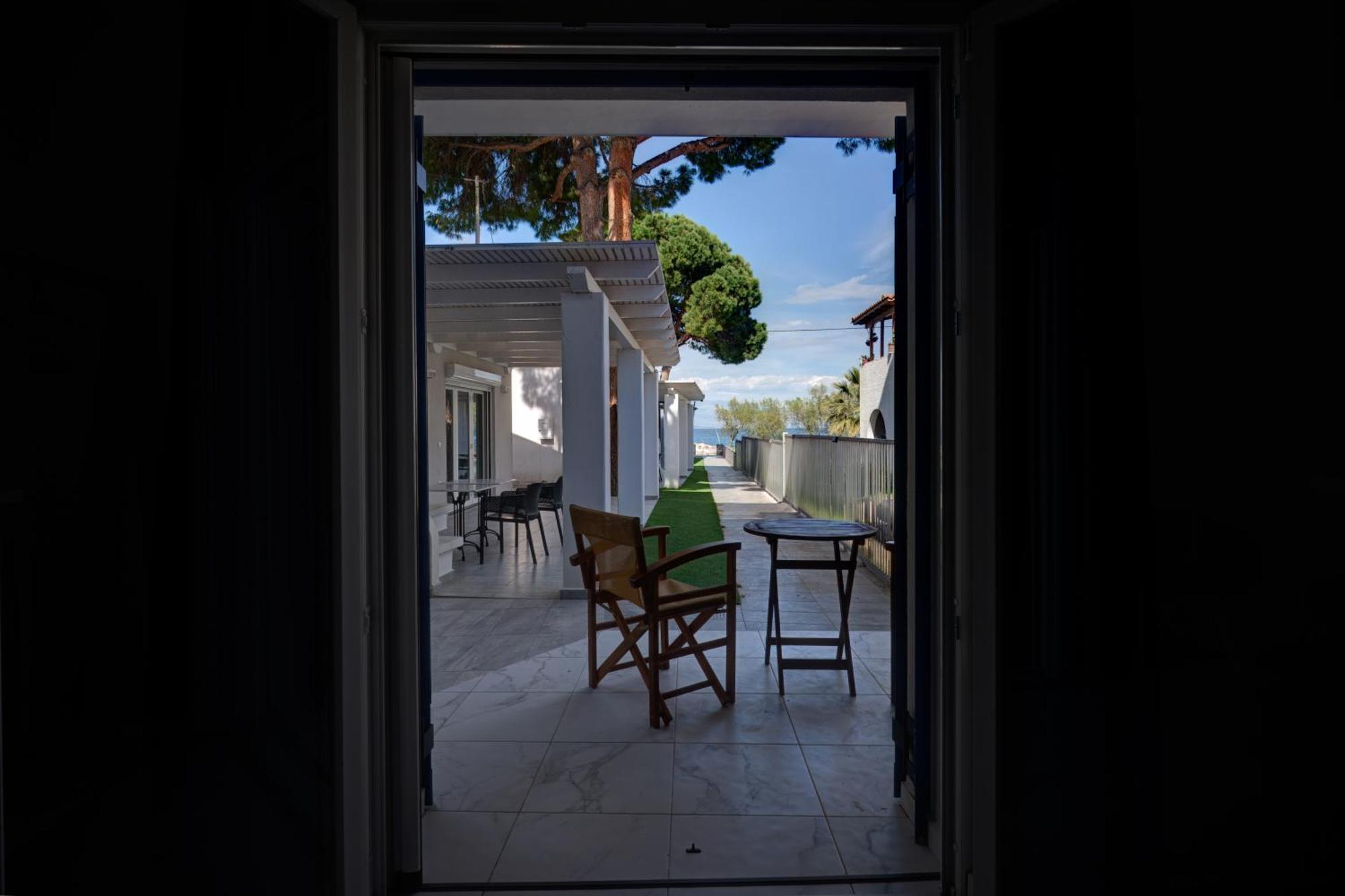Molos Beachfront Apartments In Diakopto Exteriér fotografie