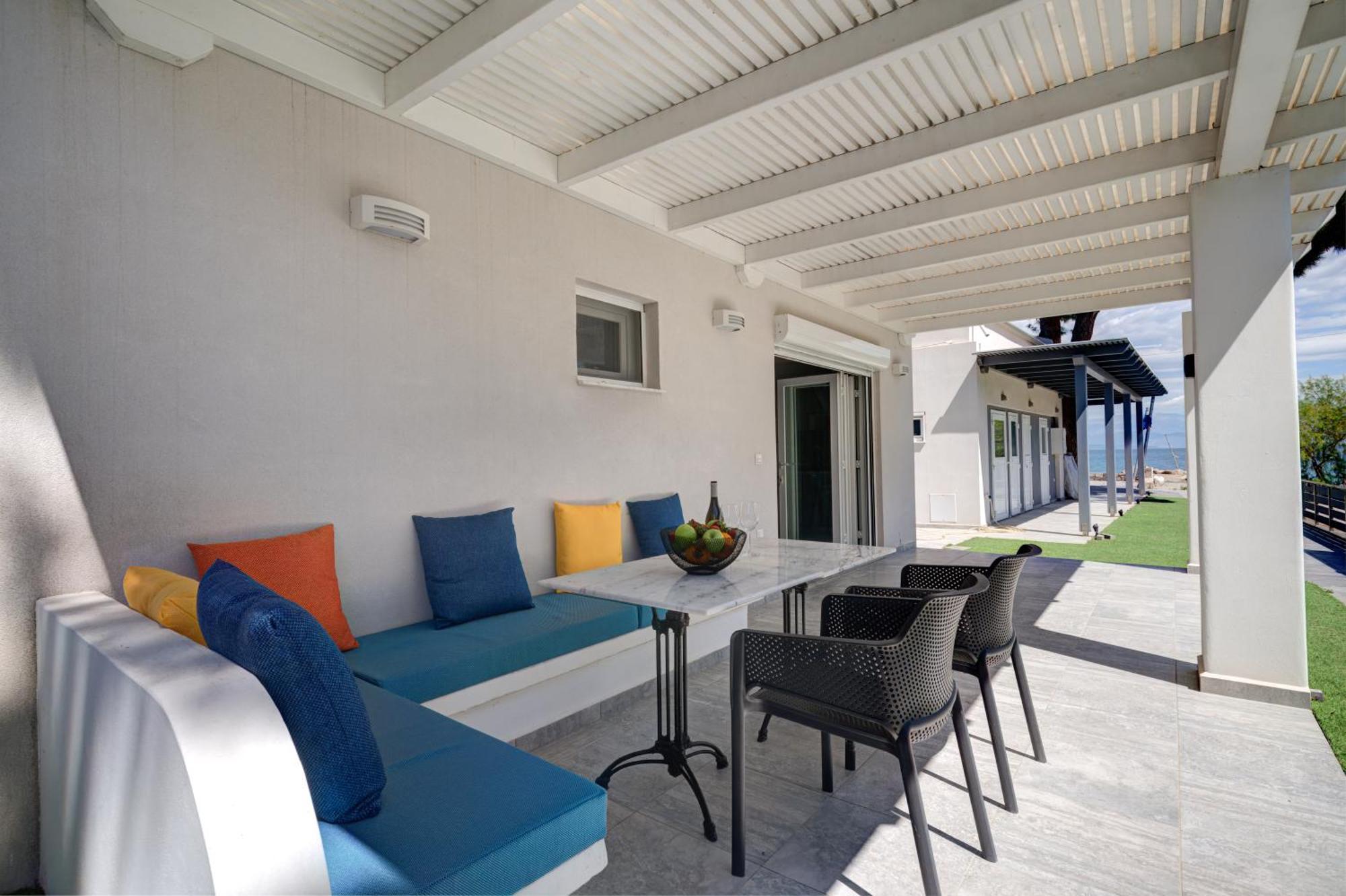 Molos Beachfront Apartments In Diakopto Exteriér fotografie