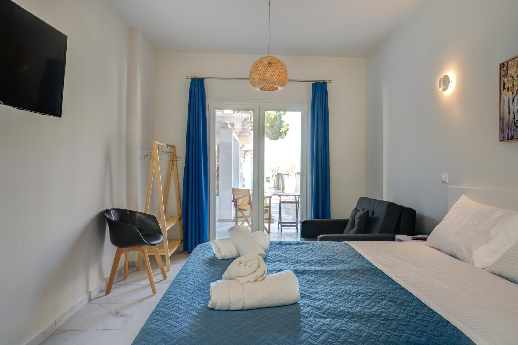 Molos Beachfront Apartments In Diakopto Exteriér fotografie