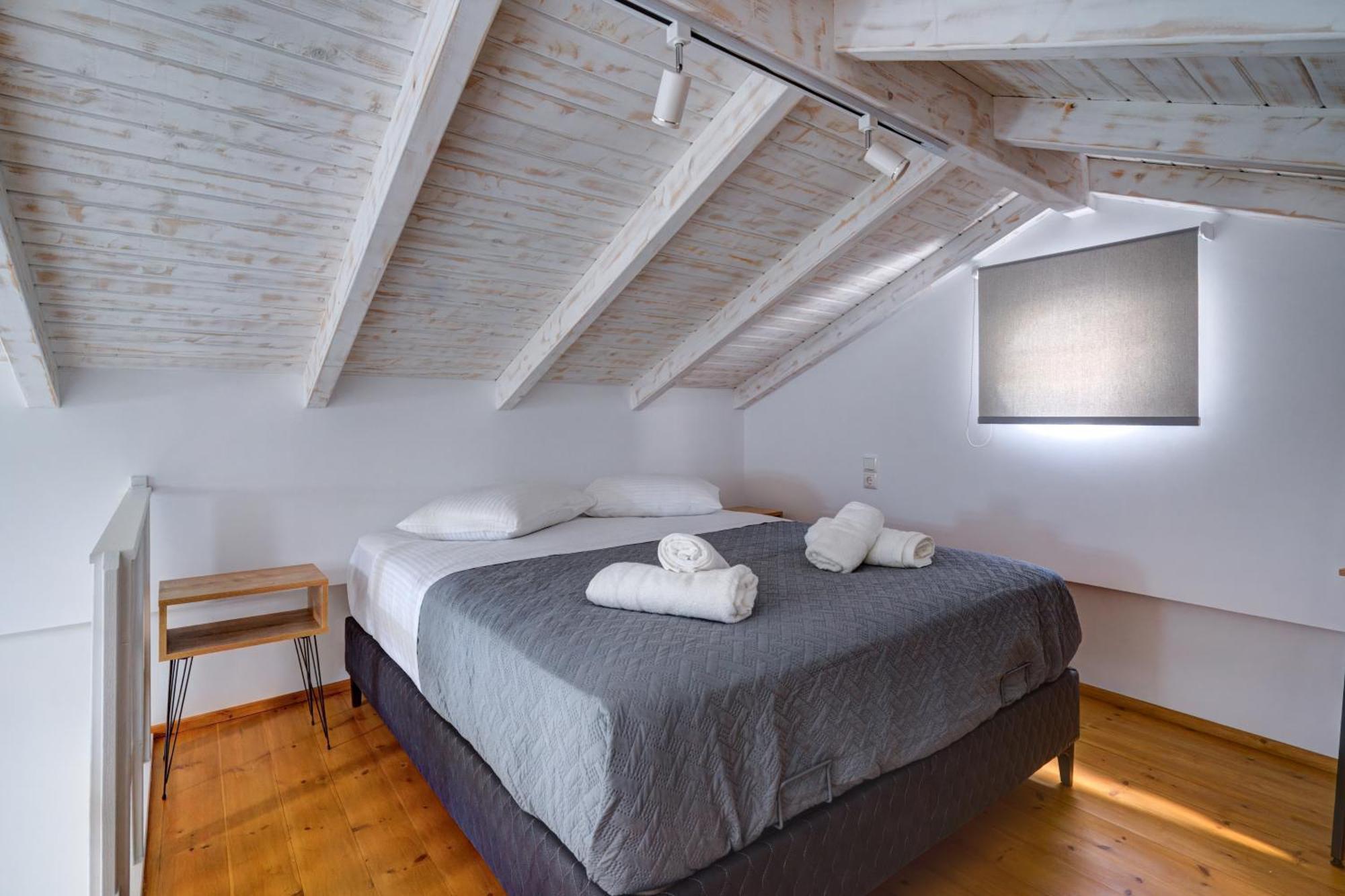 Molos Beachfront Apartments In Diakopto Exteriér fotografie