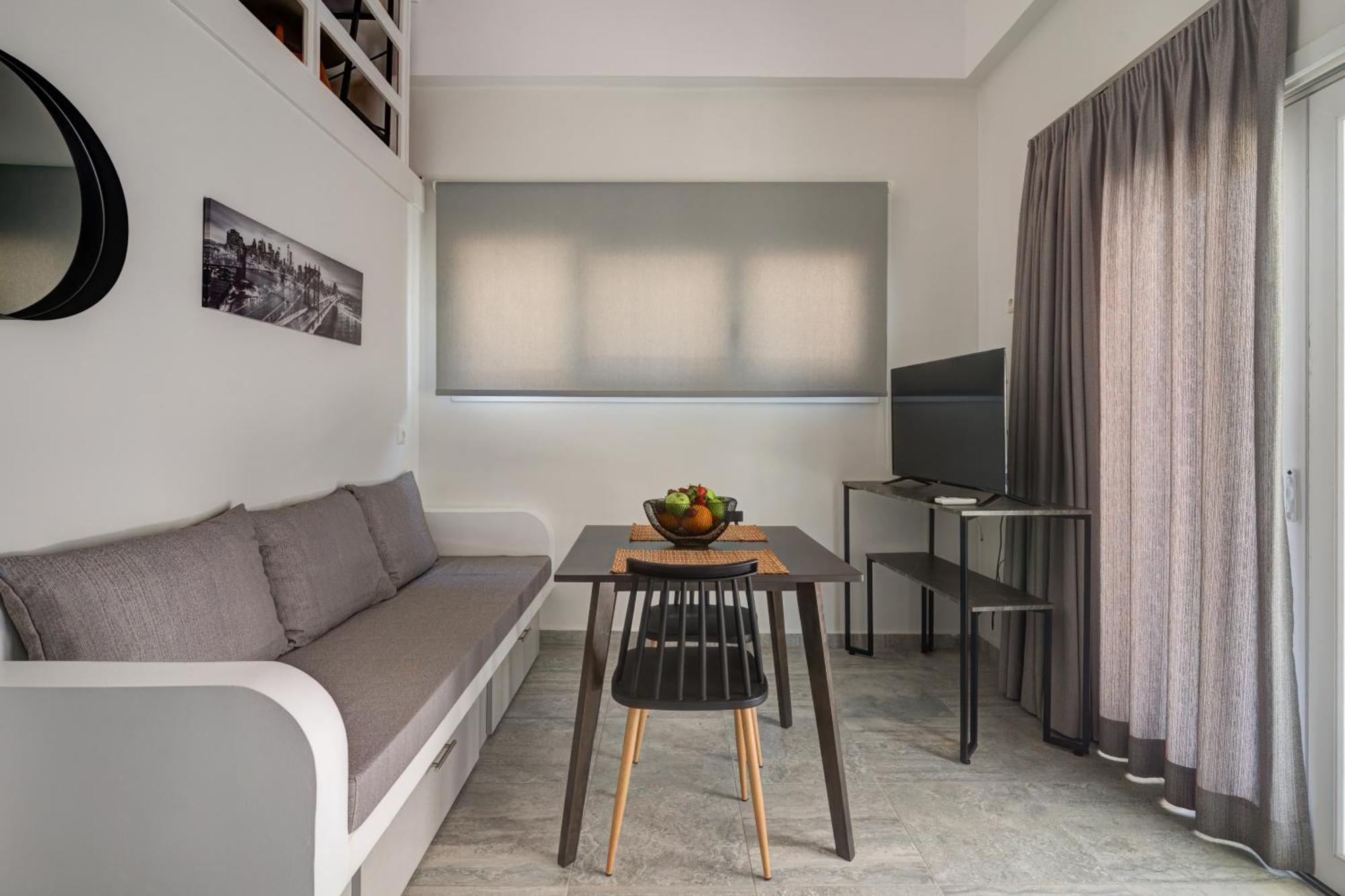 Molos Beachfront Apartments In Diakopto Exteriér fotografie
