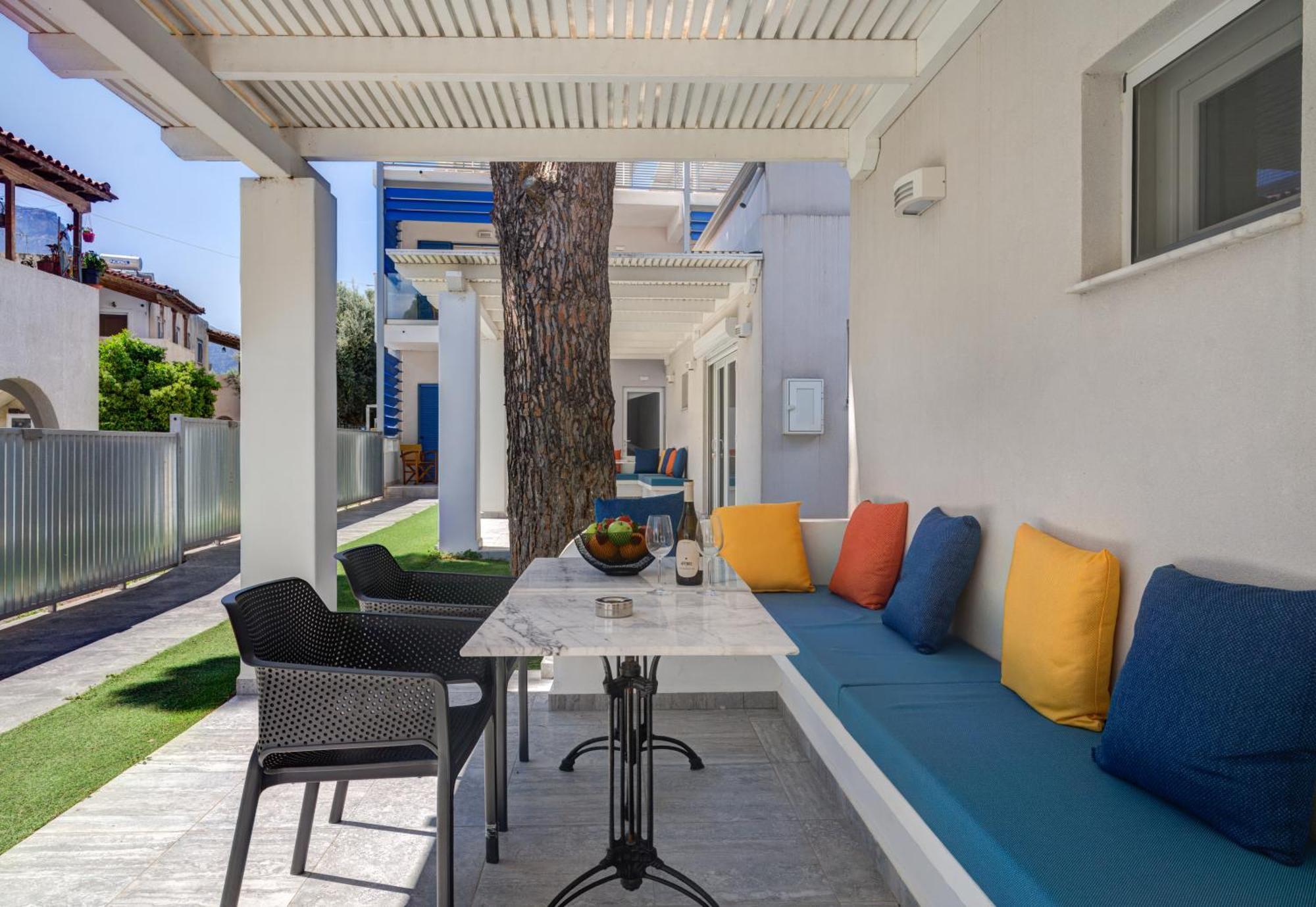 Molos Beachfront Apartments In Diakopto Exteriér fotografie