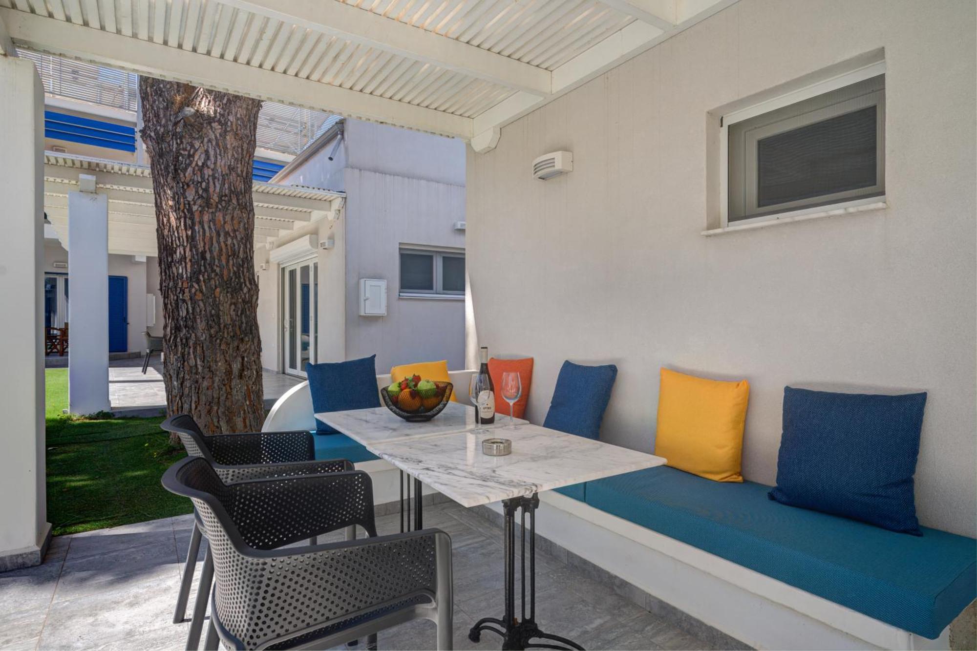 Molos Beachfront Apartments In Diakopto Exteriér fotografie