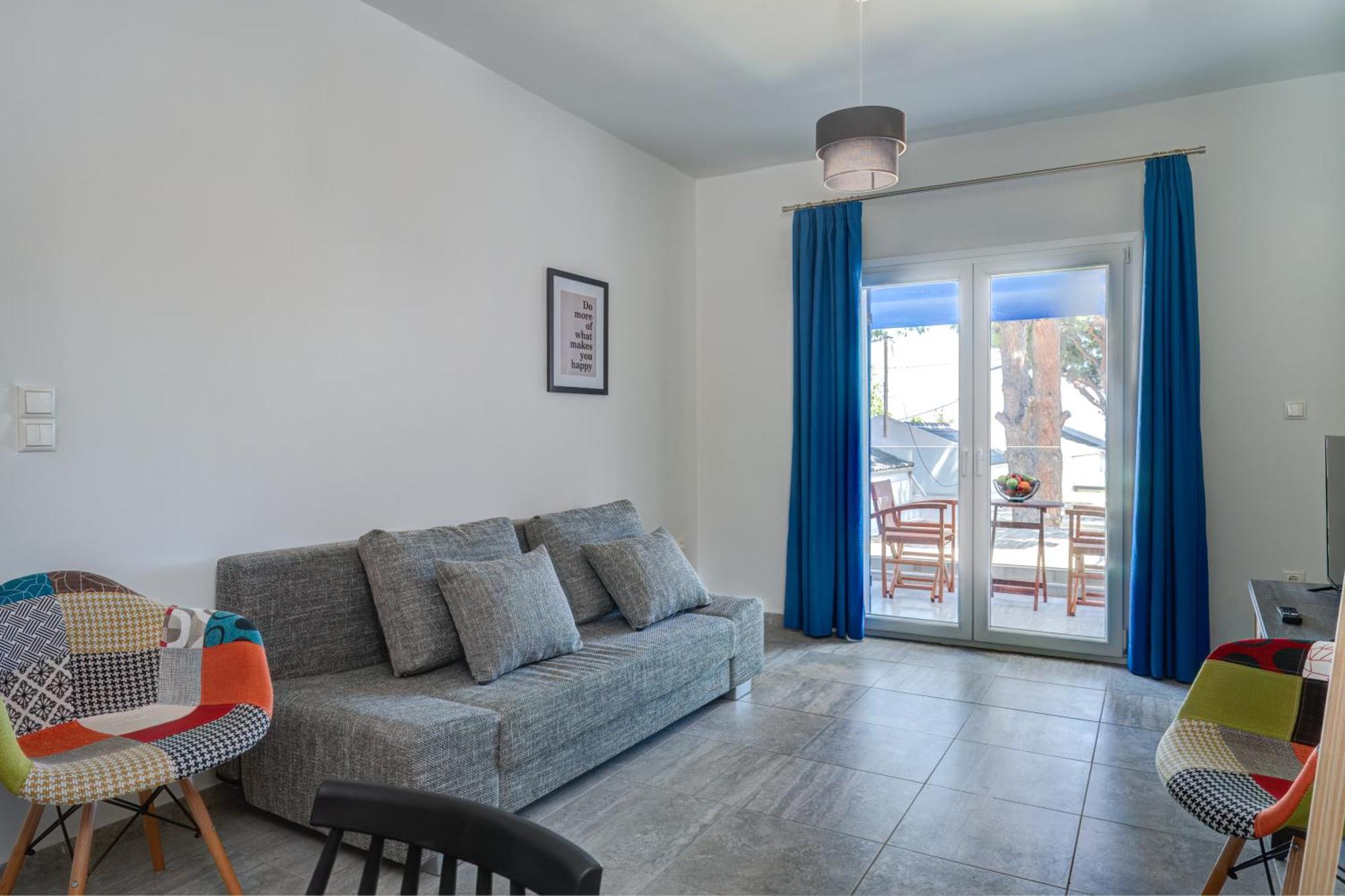 Molos Beachfront Apartments In Diakopto Pokoj fotografie