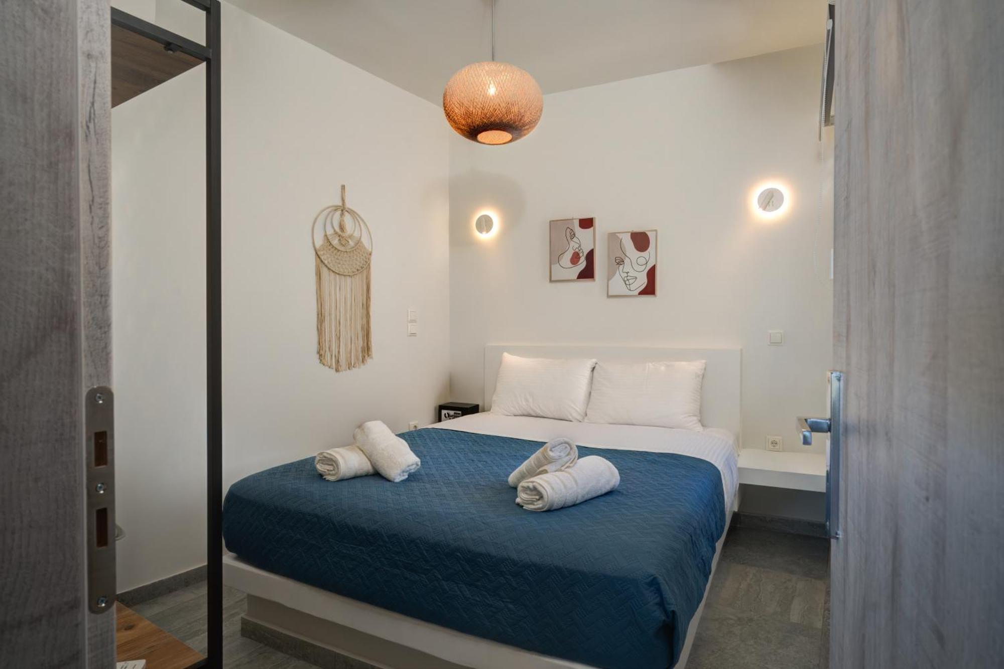 Molos Beachfront Apartments In Diakopto Pokoj fotografie